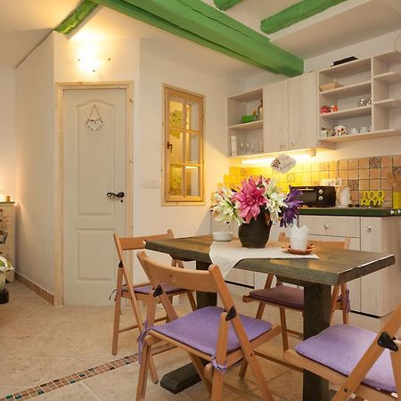 Studio With Garden In Rovinj Buitenkant foto