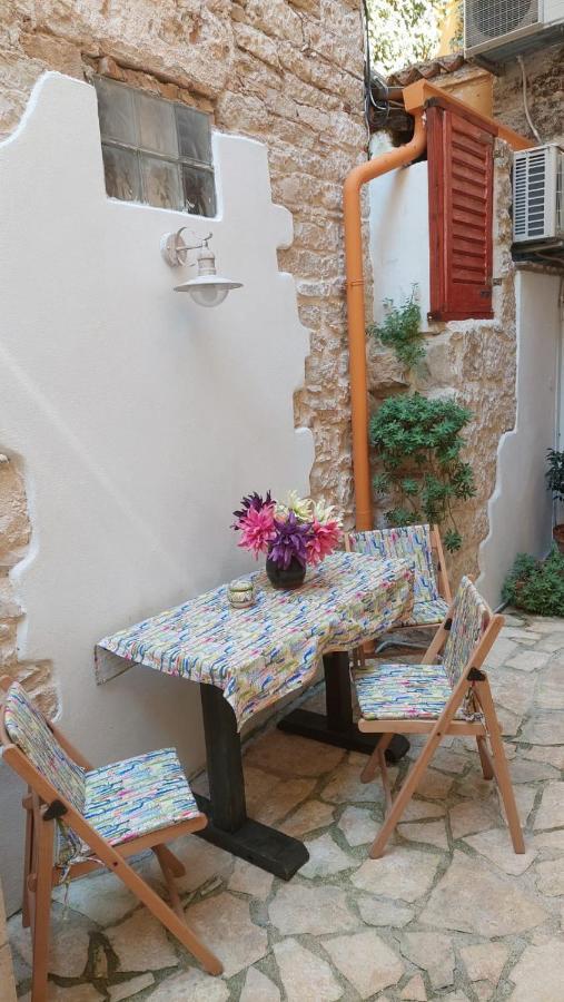 Studio With Garden In Rovinj Buitenkant foto