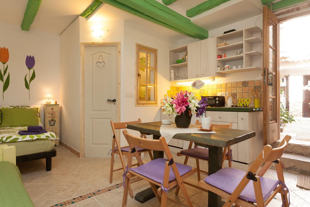 Studio With Garden In Rovinj Buitenkant foto
